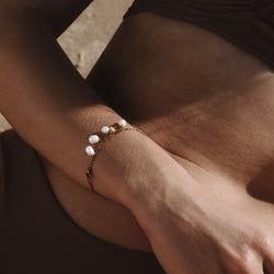 ELESFINA PEARLS BRACELET